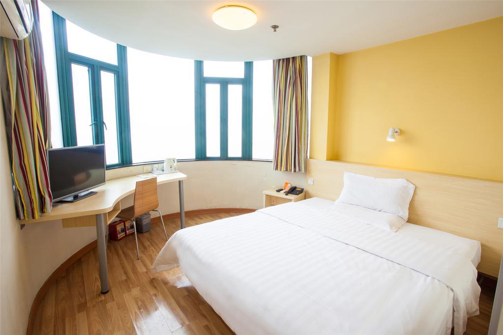 7Days Inn Shanghai Caobao Road Metro Station Room photo