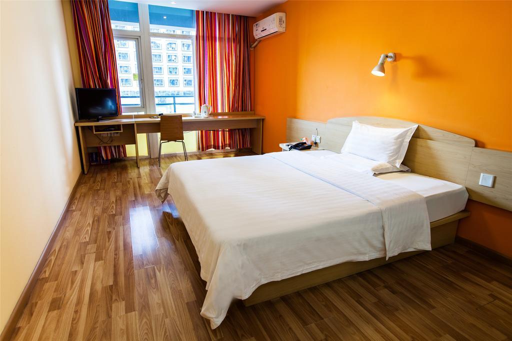 7Days Inn Shanghai Caobao Road Metro Station Room photo